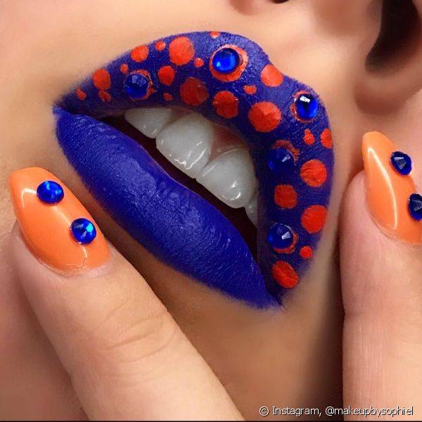 As unhas podem combinar com a lip art para um look completo e todo casadinho (Foto: Instagram @makeupbysophiel)
